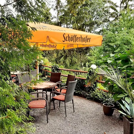 Restaurant & Zur Falkenhoehe 3*