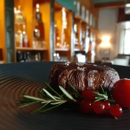 Restaurant & Zur Falkenhoehe