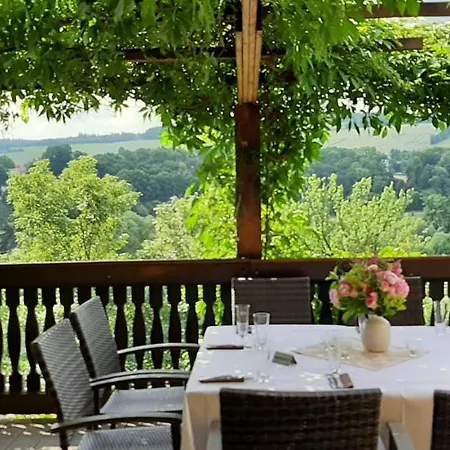 Maison d'hôtes Restaurant & Zur Falkenhoehe