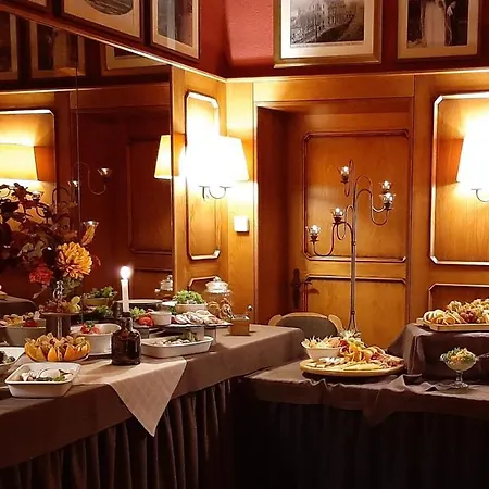 Restaurant & Zur Falkenhoehe Casa de hóspedes Falkenau