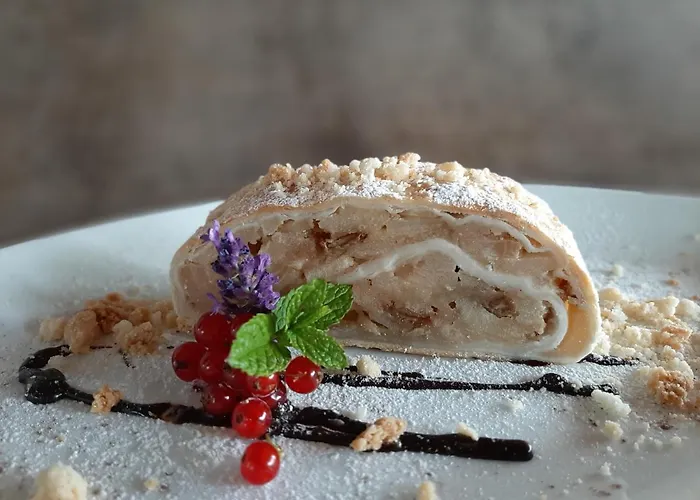 Zur Falkenhohe Guest house Falkenau