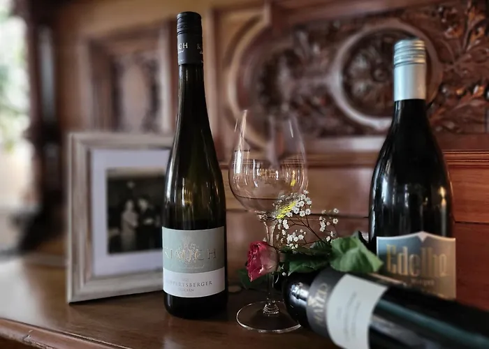 Restaurant & Zur Falkenhoehe بيت ضيافة Falkenau